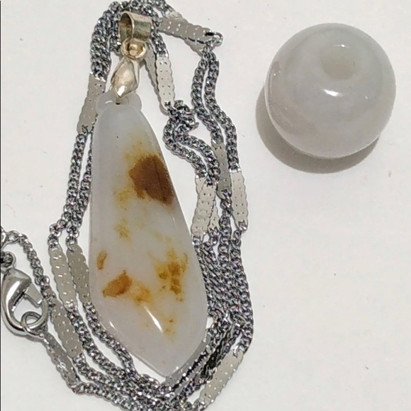 2x Authentic type A lucky real jade pendant - Picture 1 of 3